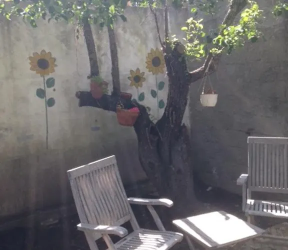 Da Melis בית הארחה